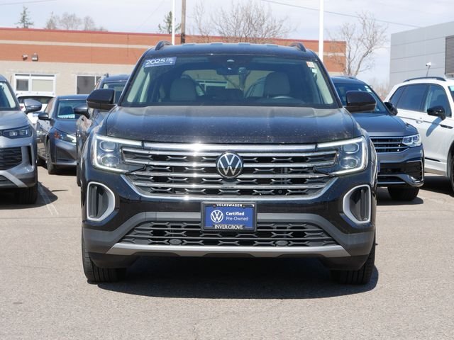 Certified 2025 Volkswagen Atlas SE with VIN 1V2LR2CA5SC526224 for sale in Inver Grove Heights, Minnesota