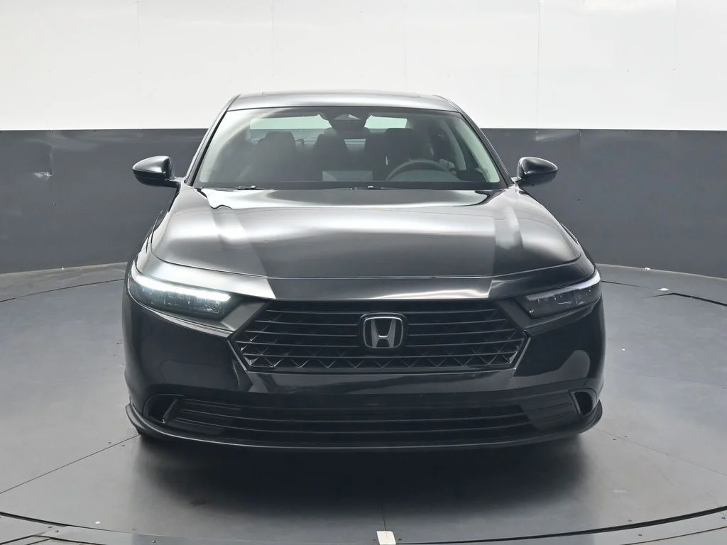 Used 2026 Crystal Black Pearl Honda SE image 9