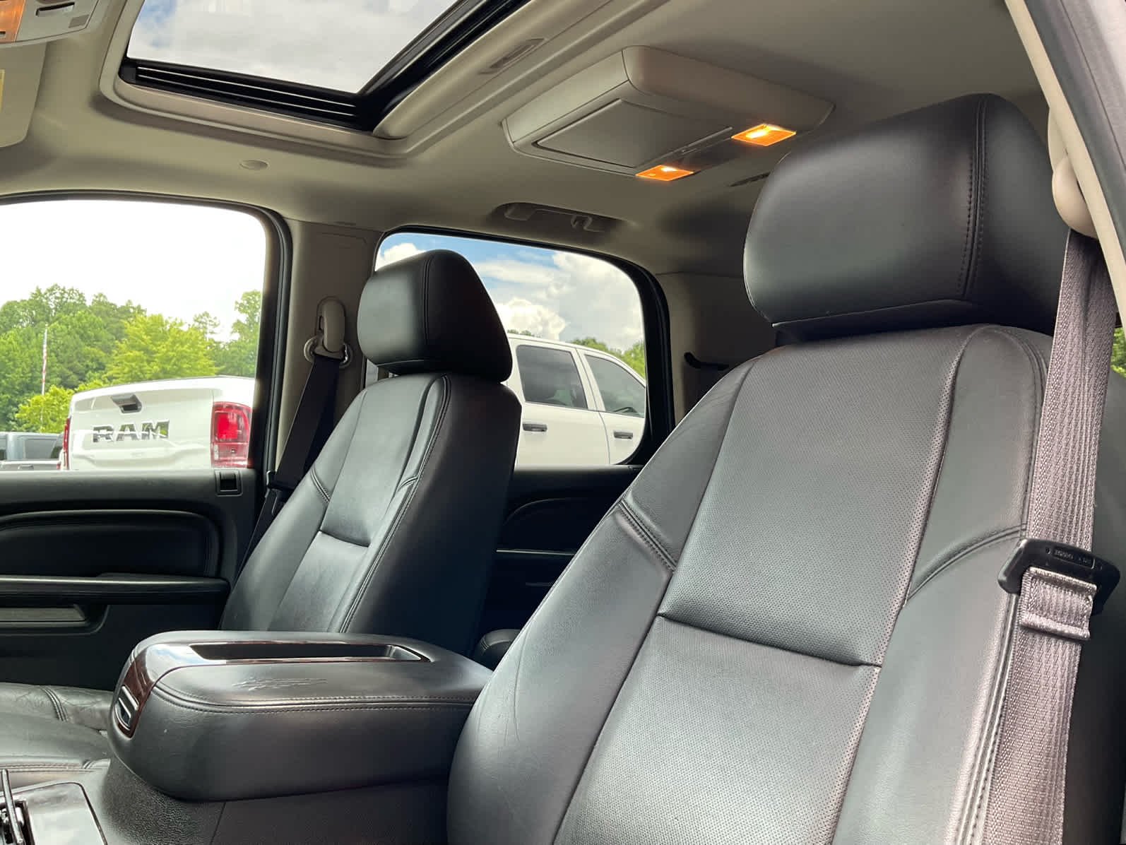 Used 2013 Onyx Black GMC Denali image 18