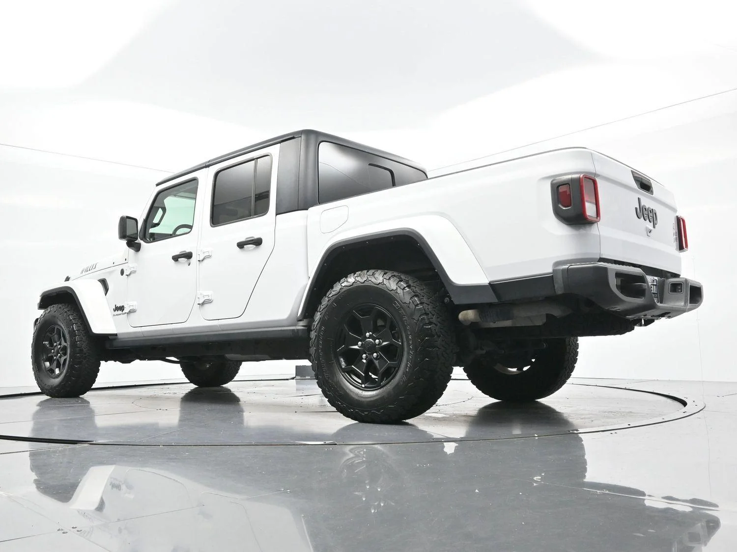 Used 2022 White Jeep Willys image 43