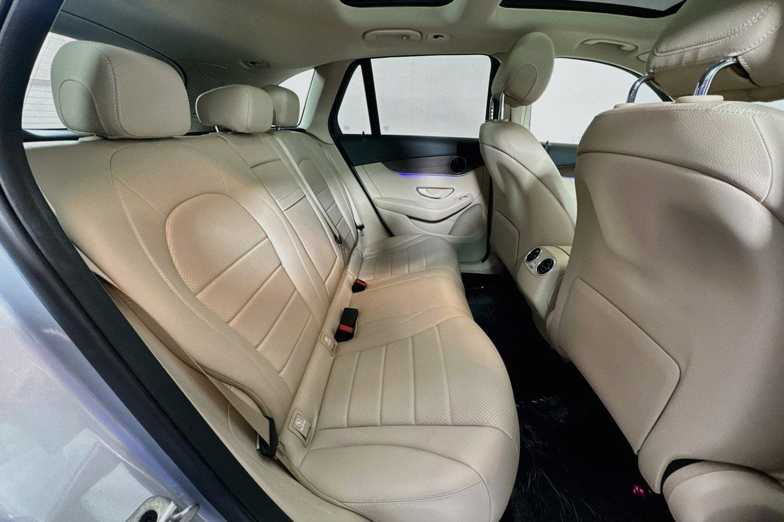 Used 2022 Cirrus Silver Metallic Mercedes-Benz GLC 300 image 26