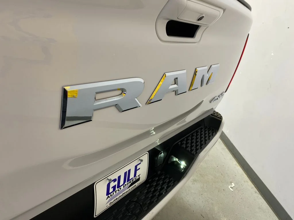 Used 2025 White Ram Big Horn/Lone Star image 17