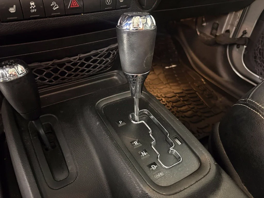 Used 2016 Silver Jeep Unlimited Rubicon image 30