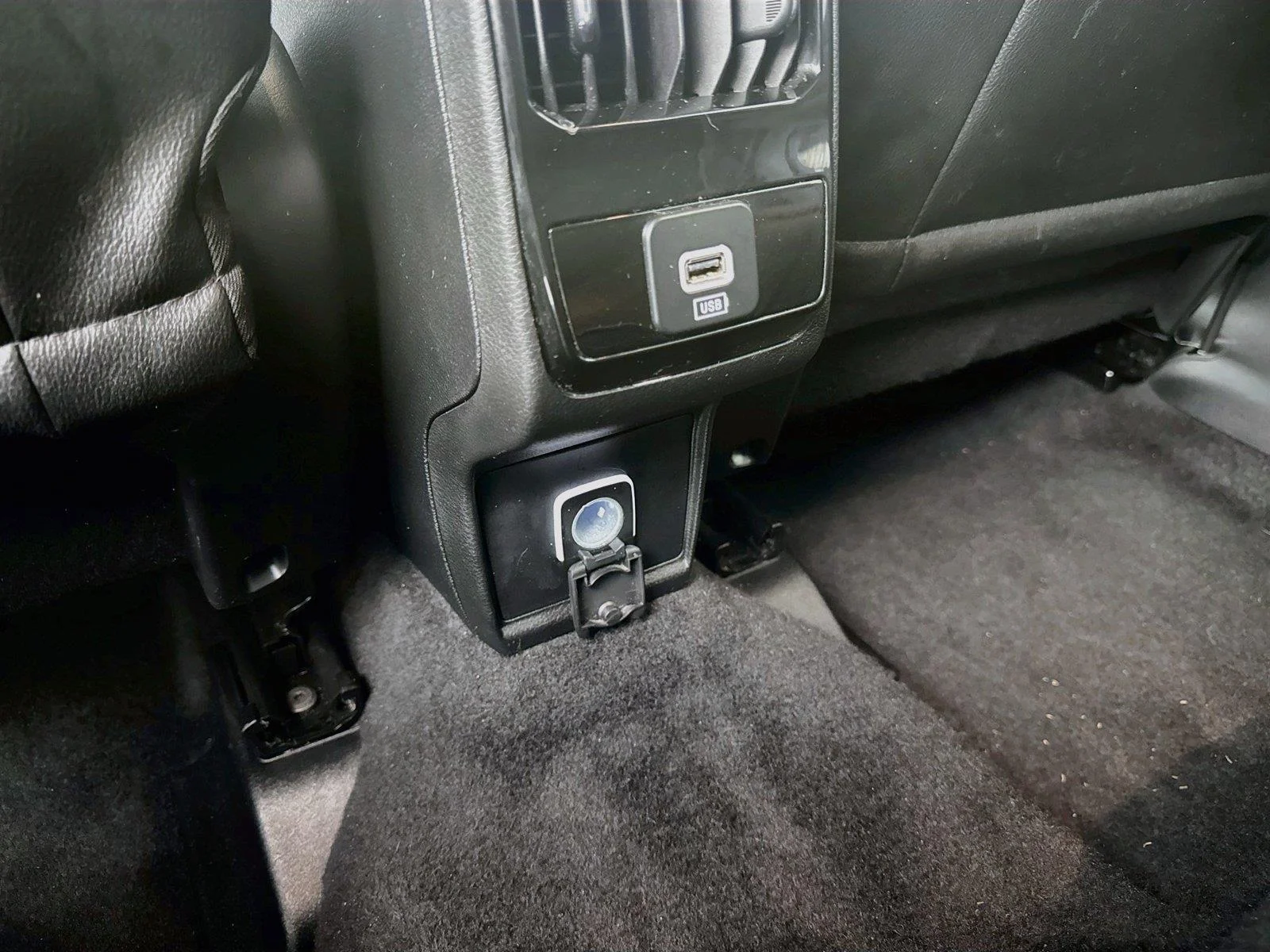 Used 2024 Black Clearcoat Jeep Limited image 31