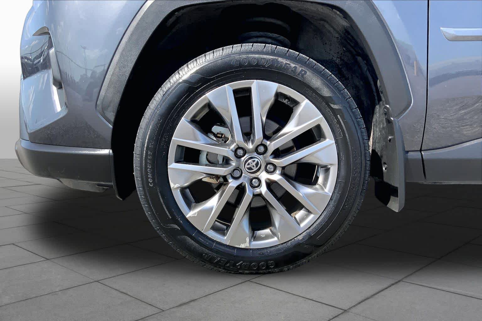 Used 2024 Magnetic Gray Metallic Toyota XLE Premium image 11