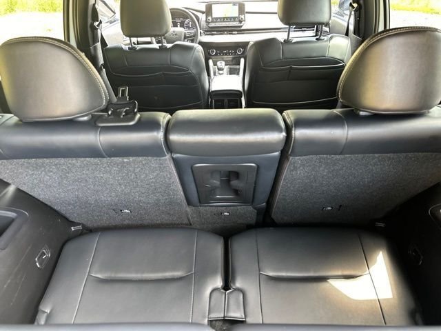 Used 2024 White Diamond Mitsubishi SE Black Edition image 20