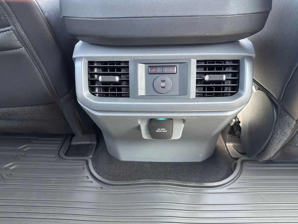 Used 2025 Gray Ford Lariat image 31