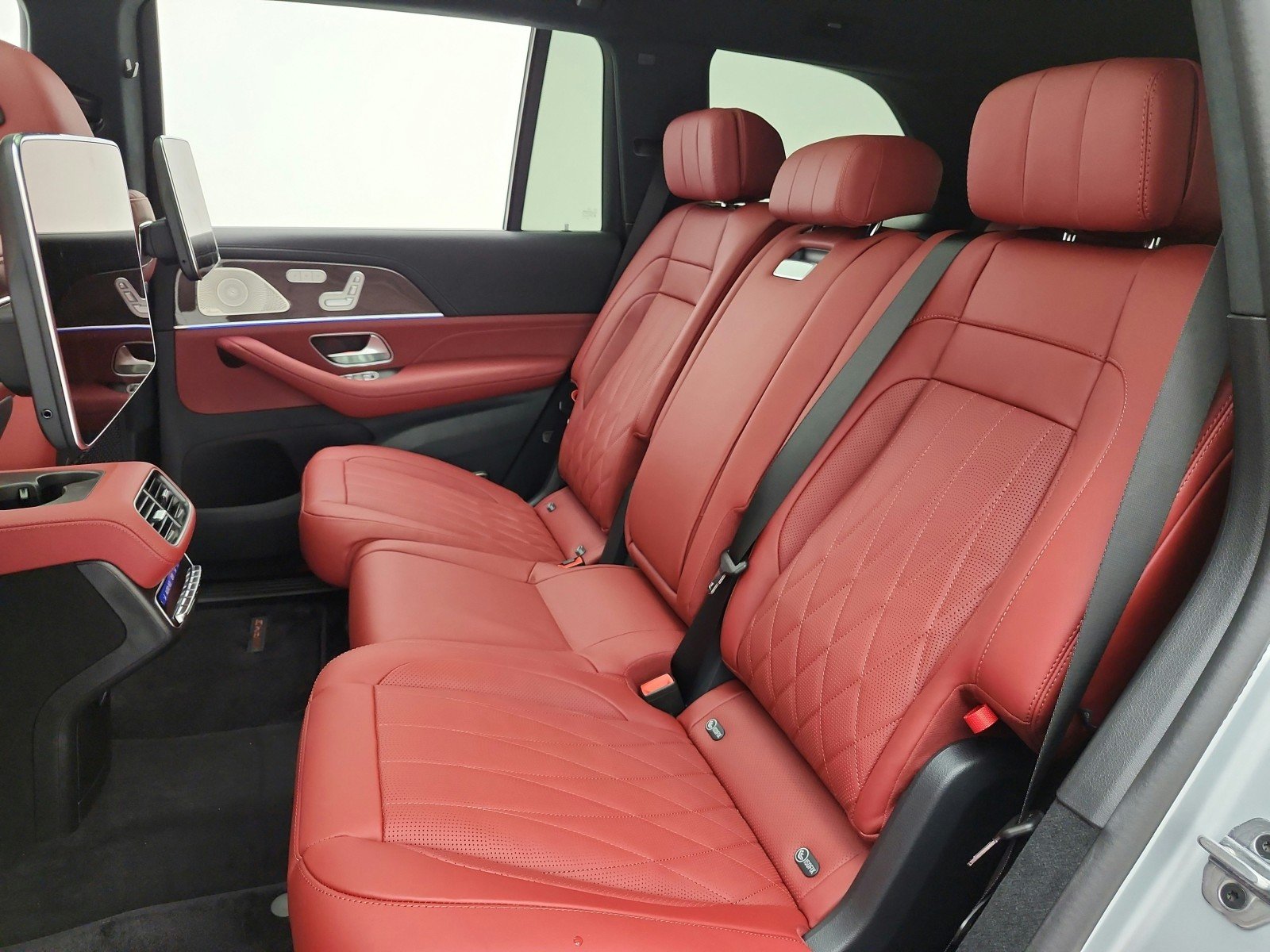 New 2026 MANUFAKTUR Signature Cirrus Silver Magno Mercedes-Benz AMG® GLS 63 4MATIC+ SUV image 11