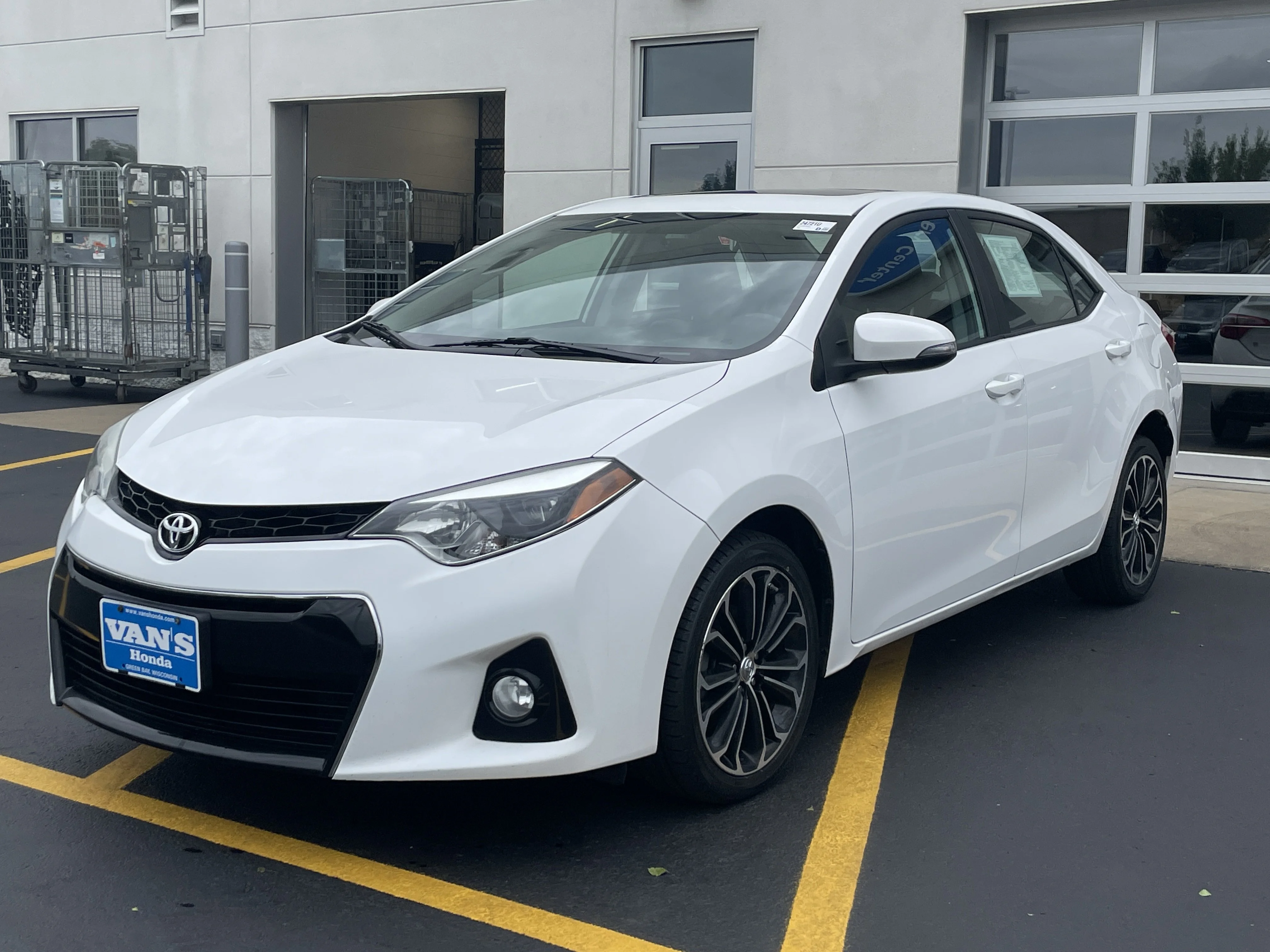 Used 2015 Super White Toyota S Plus image 3