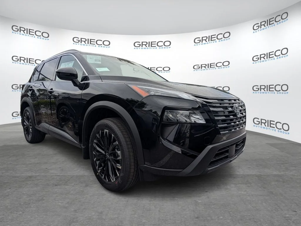 2026 Nissan Rogue Dark Armor's photo