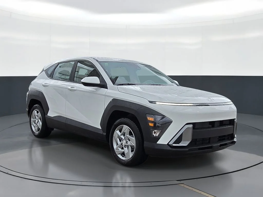 New 2027 White Hyundai SE image 2
