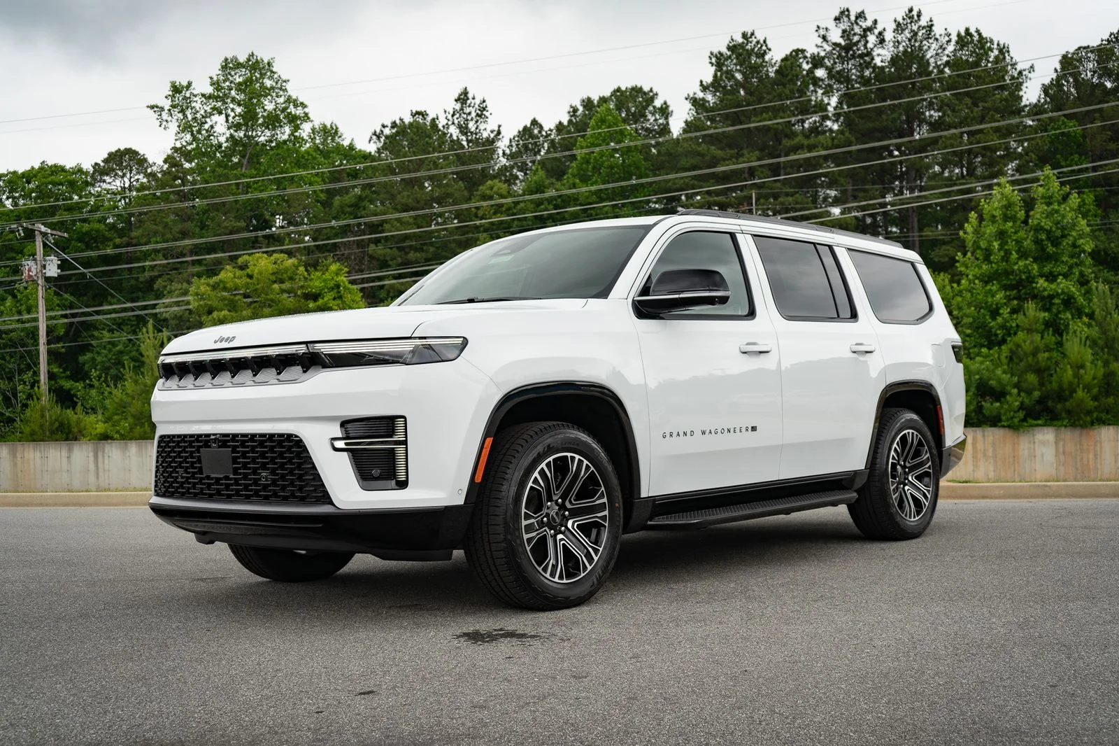 New 2026 Bright White Clear-Coat Exterior Paint Jeep  image 3