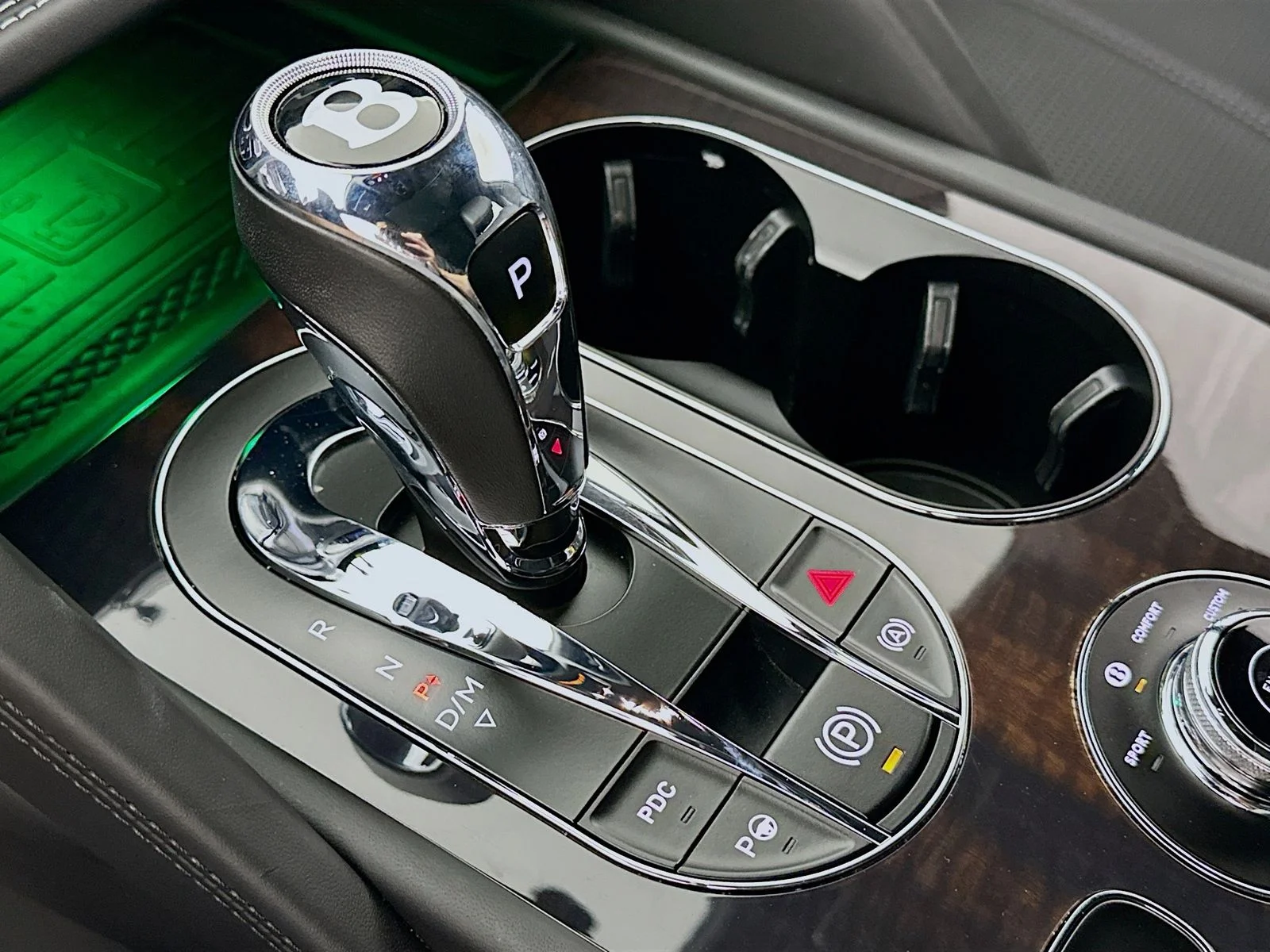 Used 2022 Black Bentley  image 21