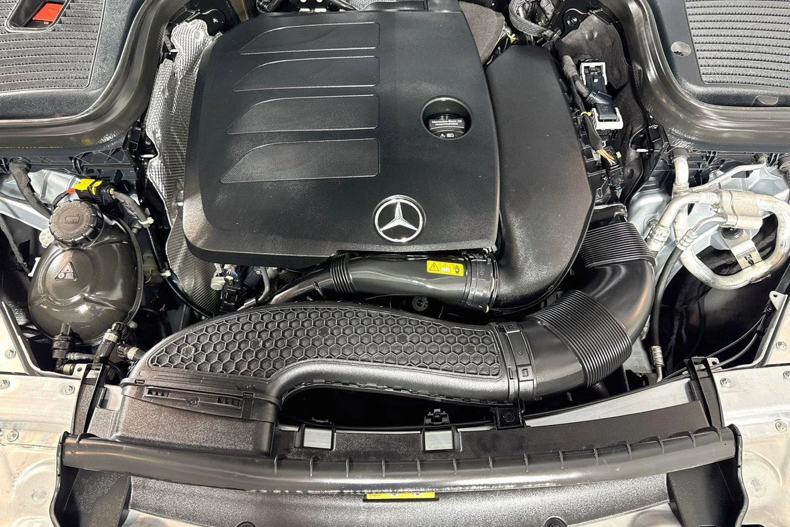 Used 2022 Cirrus Silver Metallic Mercedes-Benz GLC 300 image 29