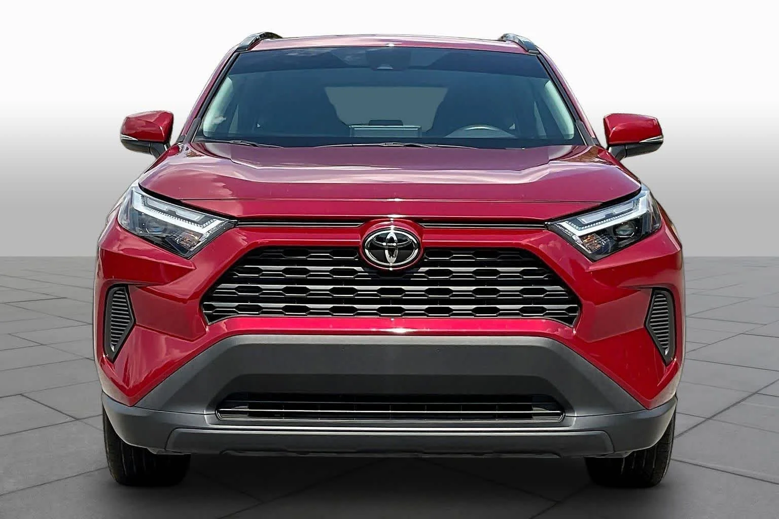 Used 2024 Ruby Flare Pearl Toyota XLE image 4