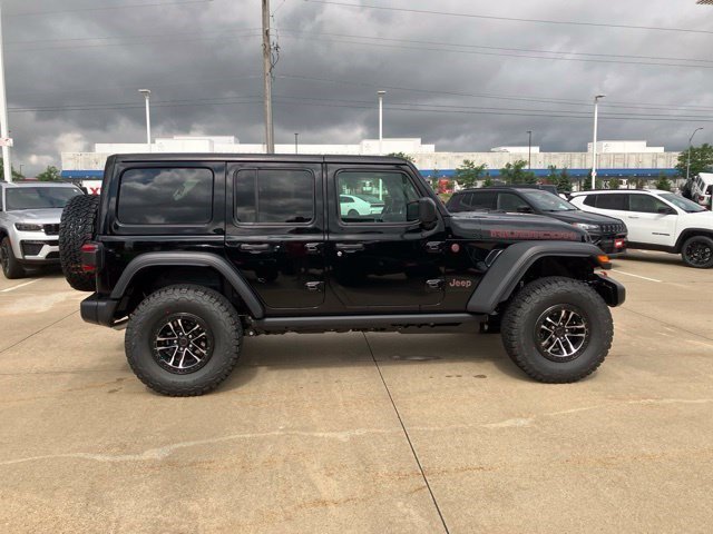 New 2026 Black Clear-Coat Exterior Paint Jeep Rubicon image 4