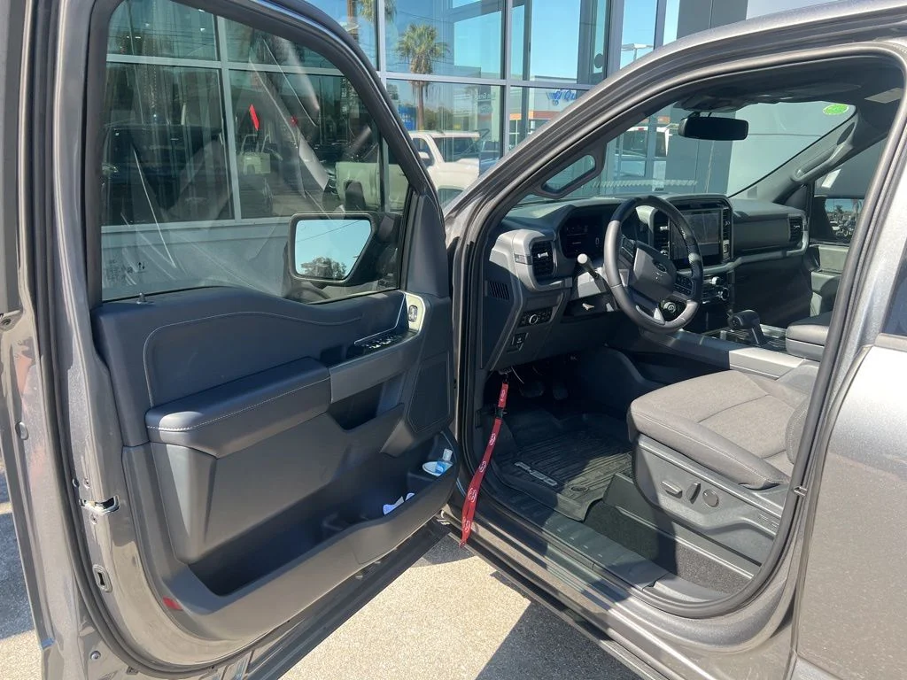Certified Used 2025 Gray Ford XLT image 9