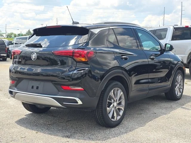 Used 2023 Black Buick Essence image 5