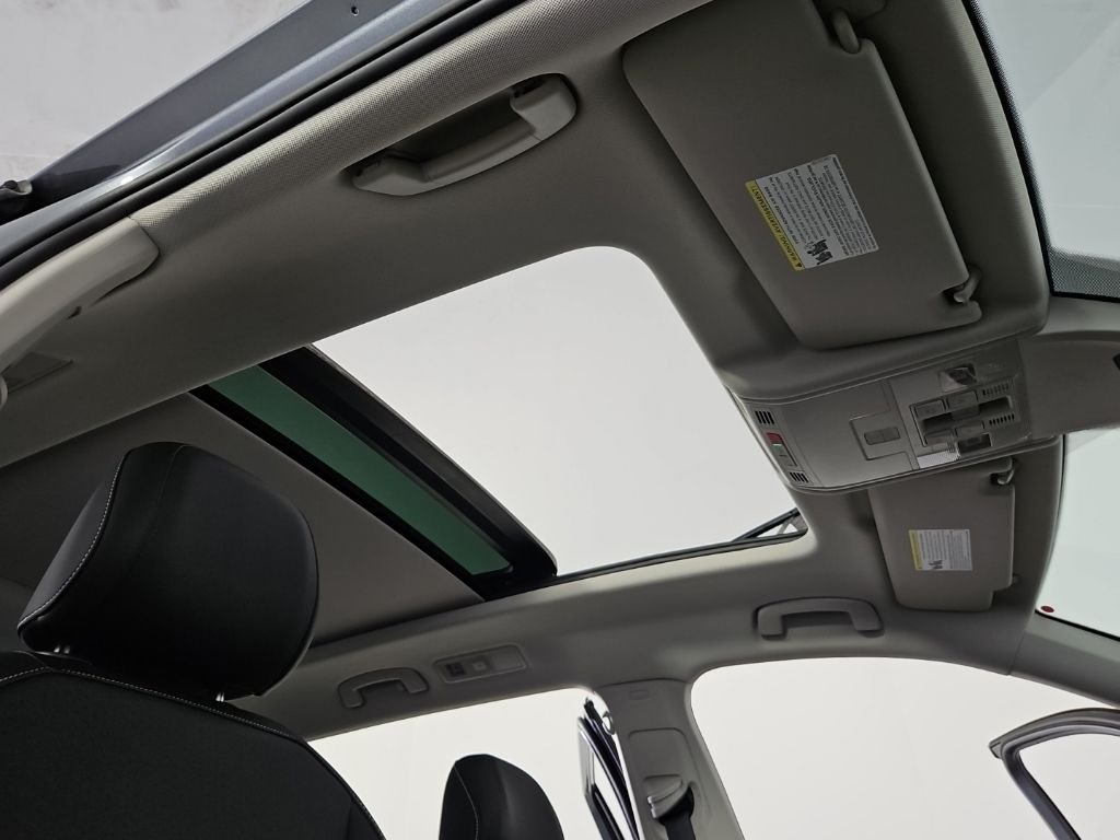 2023 Volkswagen Tiguan SE - Photo 18
