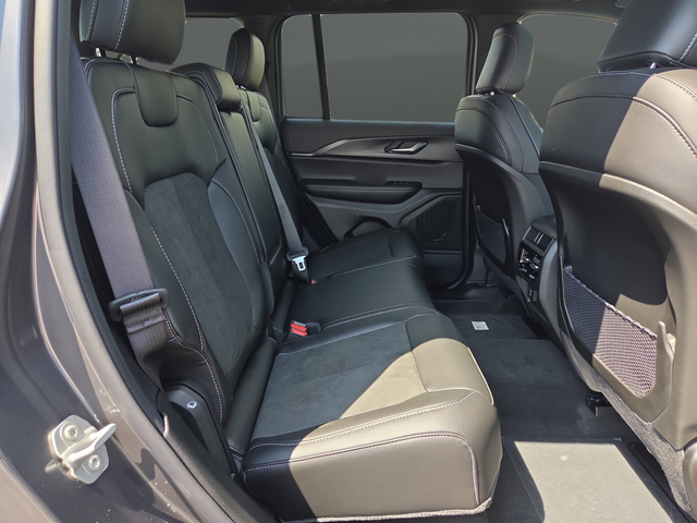 New 2025 Baltic Gray Metallic Clearcoat Jeep Altitude X image 34