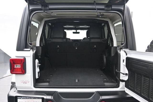 Used 2018 Bright White Clearcoat Jeep Rubicon image 20