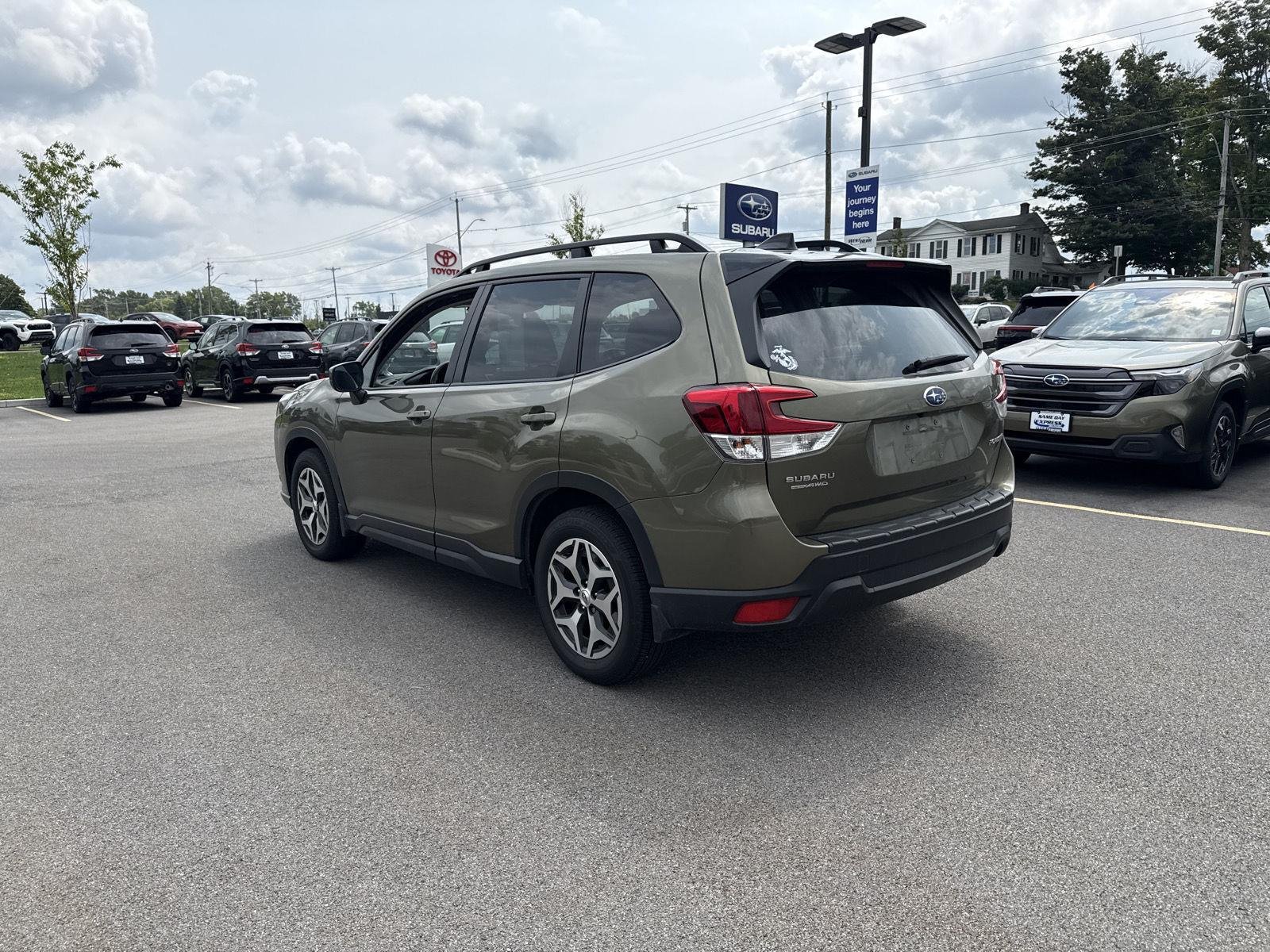 Used 2024 Autumn Green Metallic Subaru Premium image 5