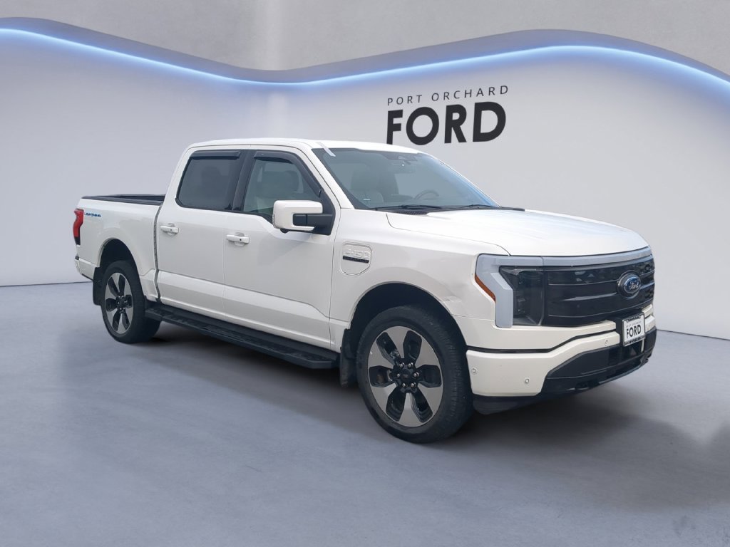 Used 2023 White Metallic Ford Platinum image 9