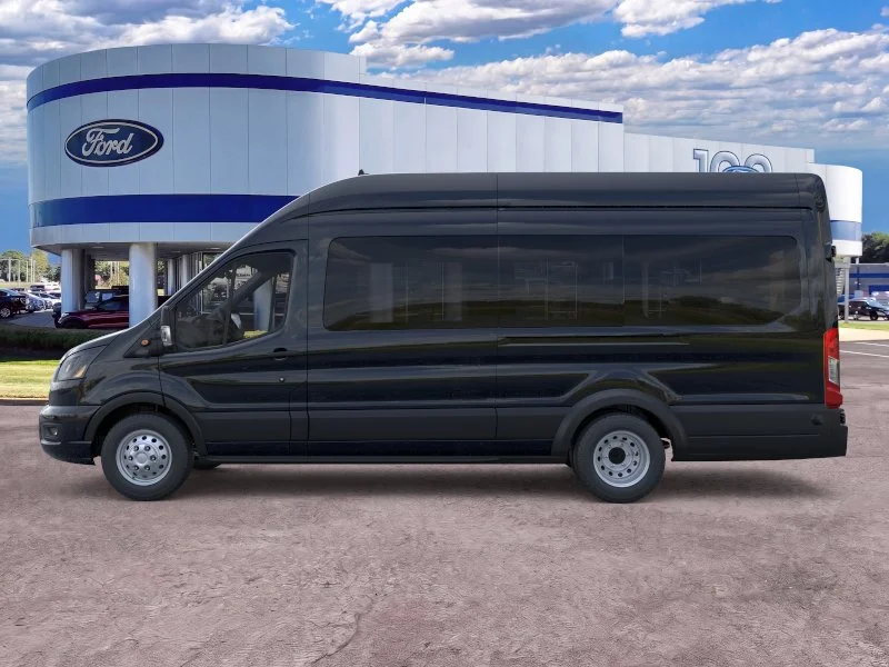 New 2026 Agate Black Metallic Ford XLT image 3