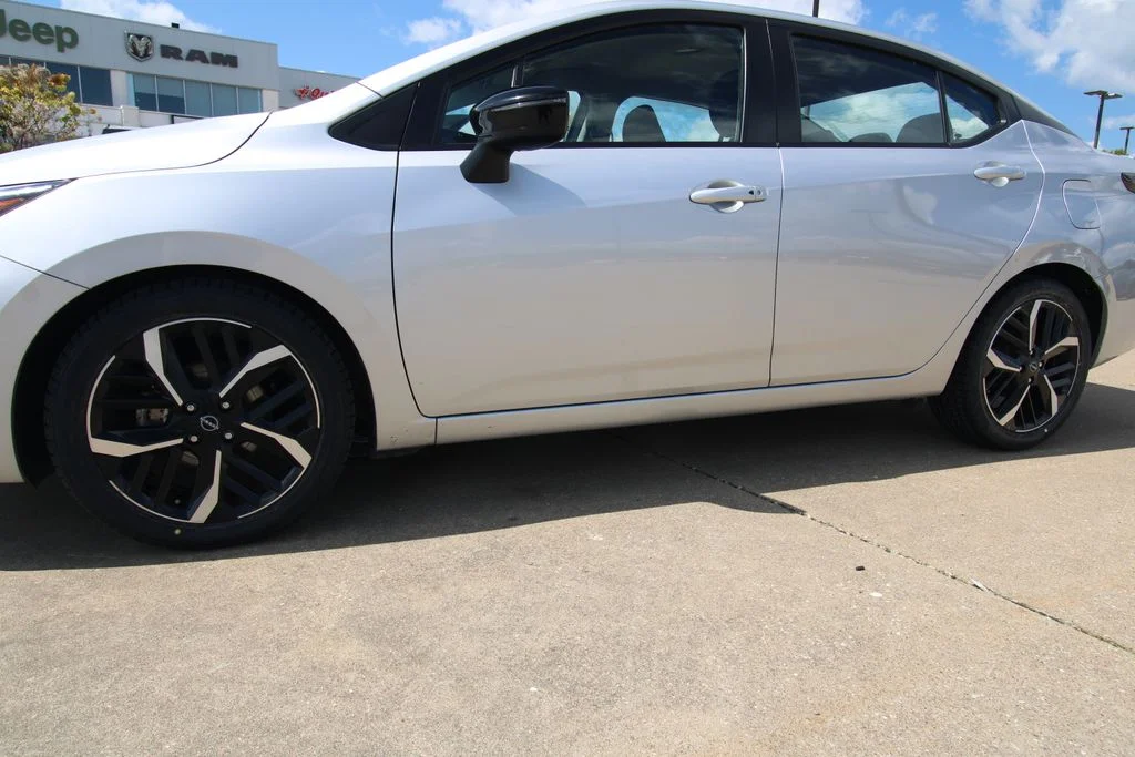 Used 2024 Silver Nissan 1.6 SR image 10