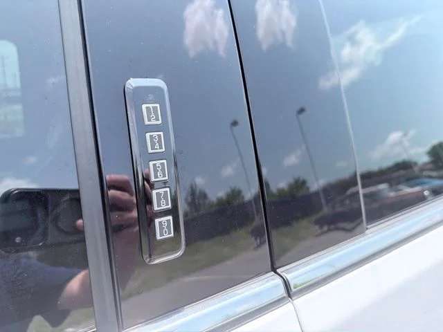 Used 2023 White Ford Platinum image 10