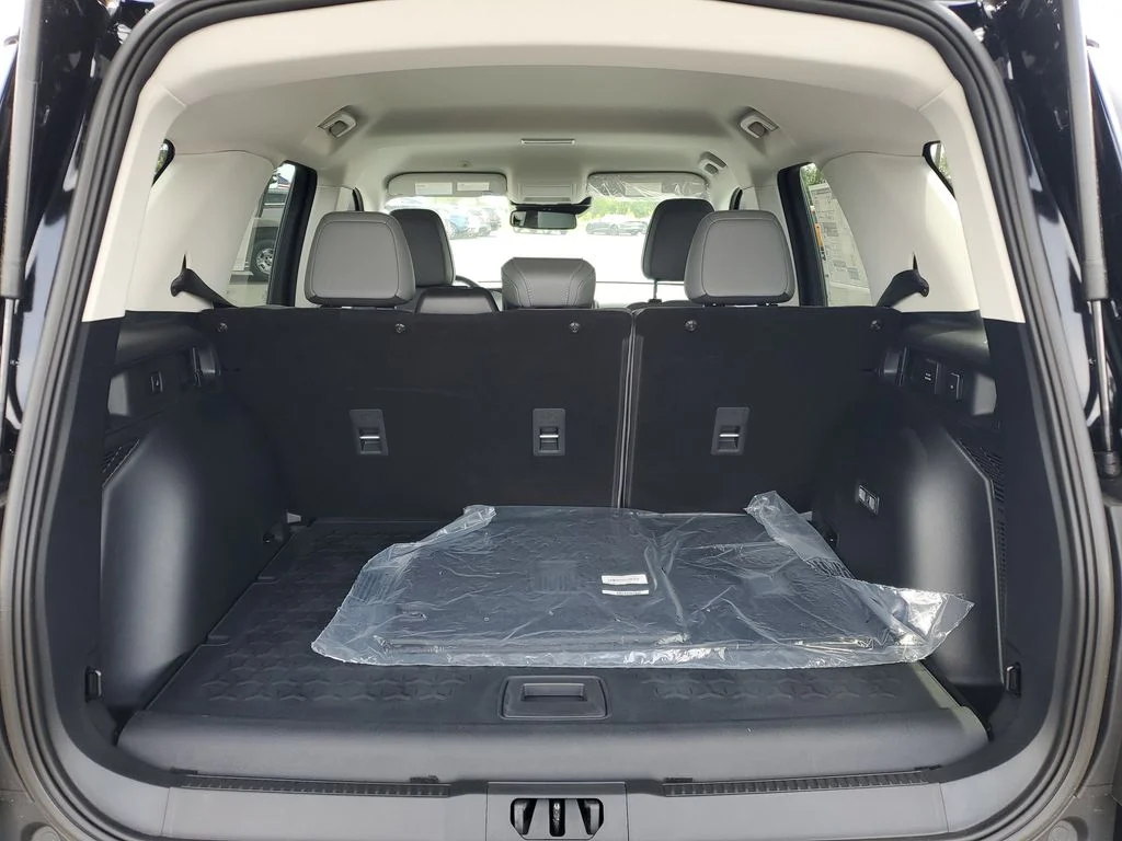 New 2026 Shadow Black Ford Badlands® image 25