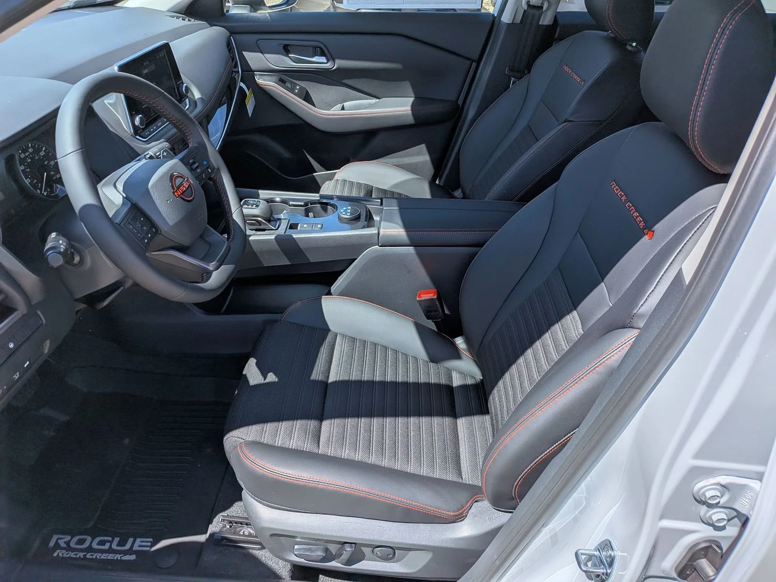 New 2026 White Pearl Nissan Rock Creek image 23