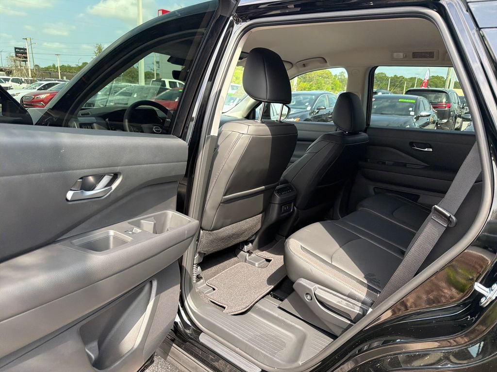 New 2026 Nissan Pathfinder SL 4D Sport Utility