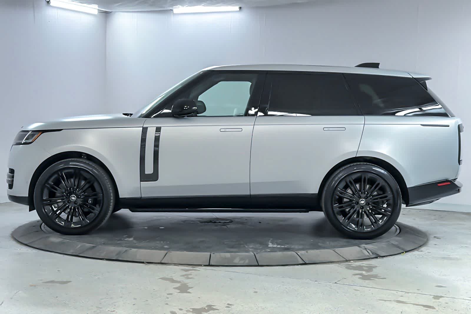 Used 2025  Land Rover Autobiography image 5