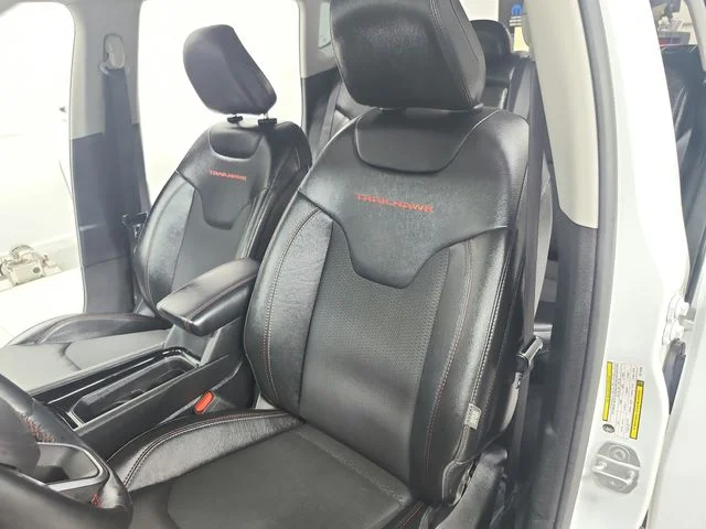 Used 2022 White Jeep Trailhawk image 19