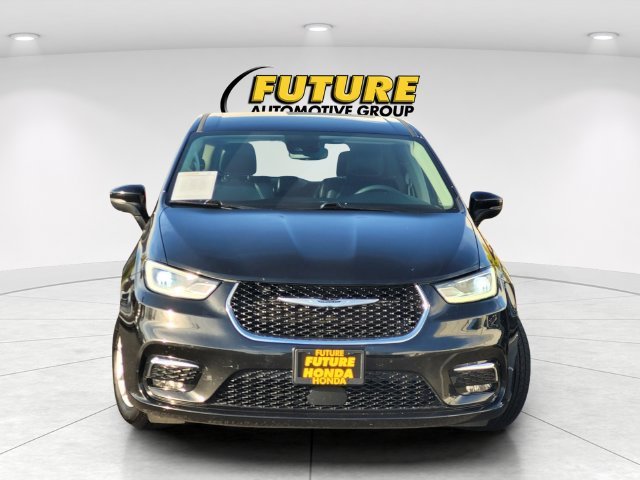 Used 2023 Black Chrysler Touring L image 2