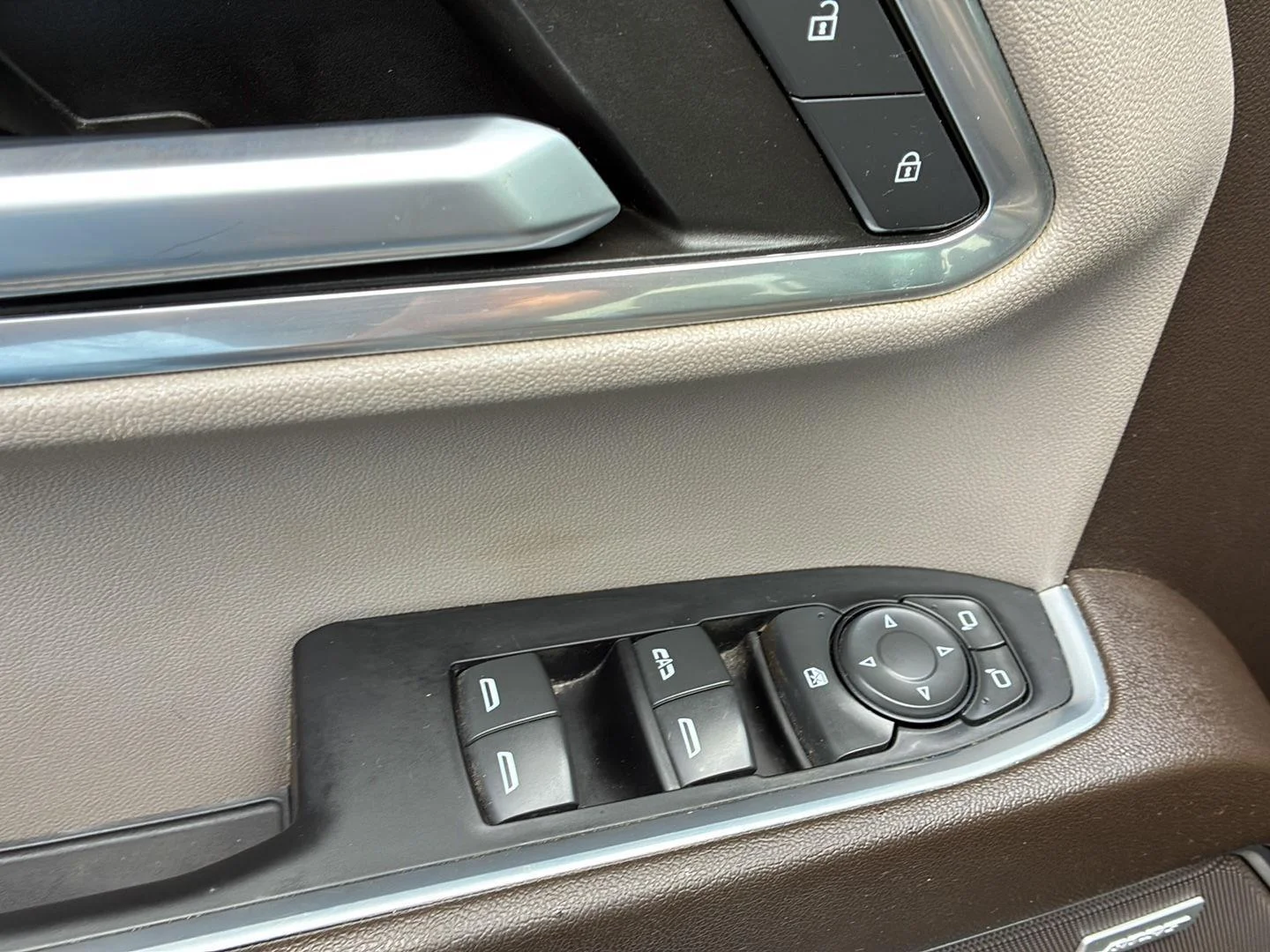 Used 2023 Glacier Blue Metallic Chevrolet RST image 15