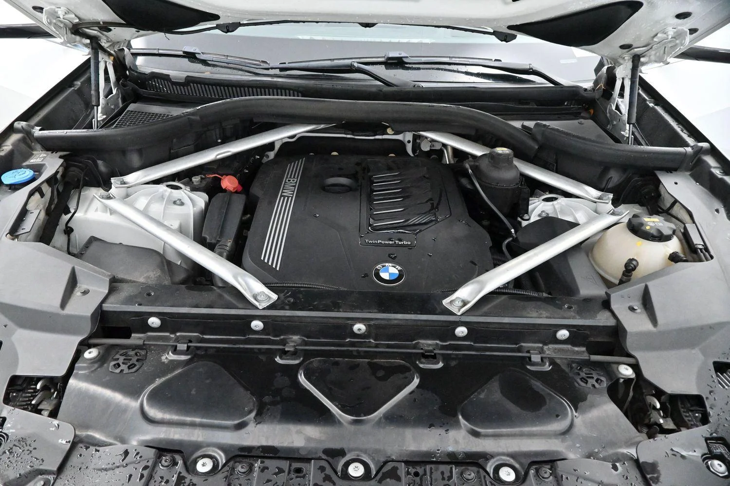 Used 2019 Mineral White Metallic BMW xDrive40i image 35