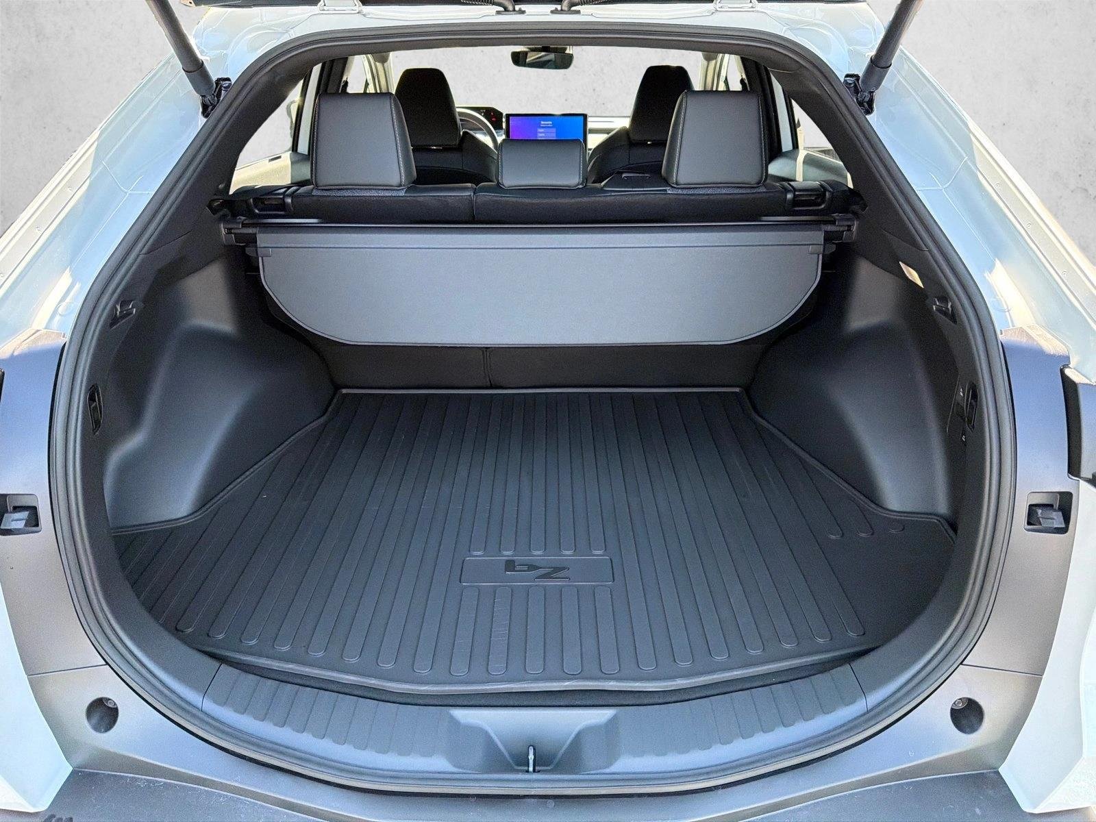 New 2026 Wind Chill Pearl Toyota XLE image 18