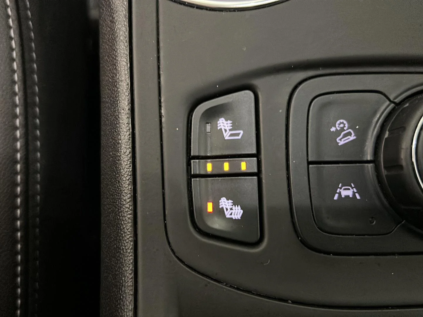 Used 2024 Downpour Metallic GMC SLT image 25