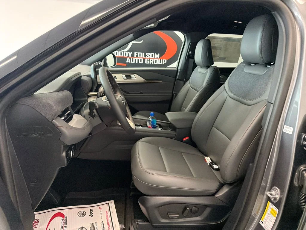 New 2027 Carbonized Gray Metallic Ford Active image 12