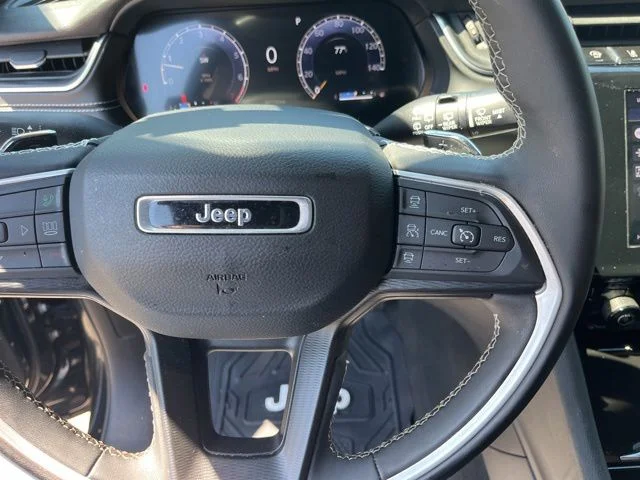 Used 2023 Black Jeep Altitude image 19