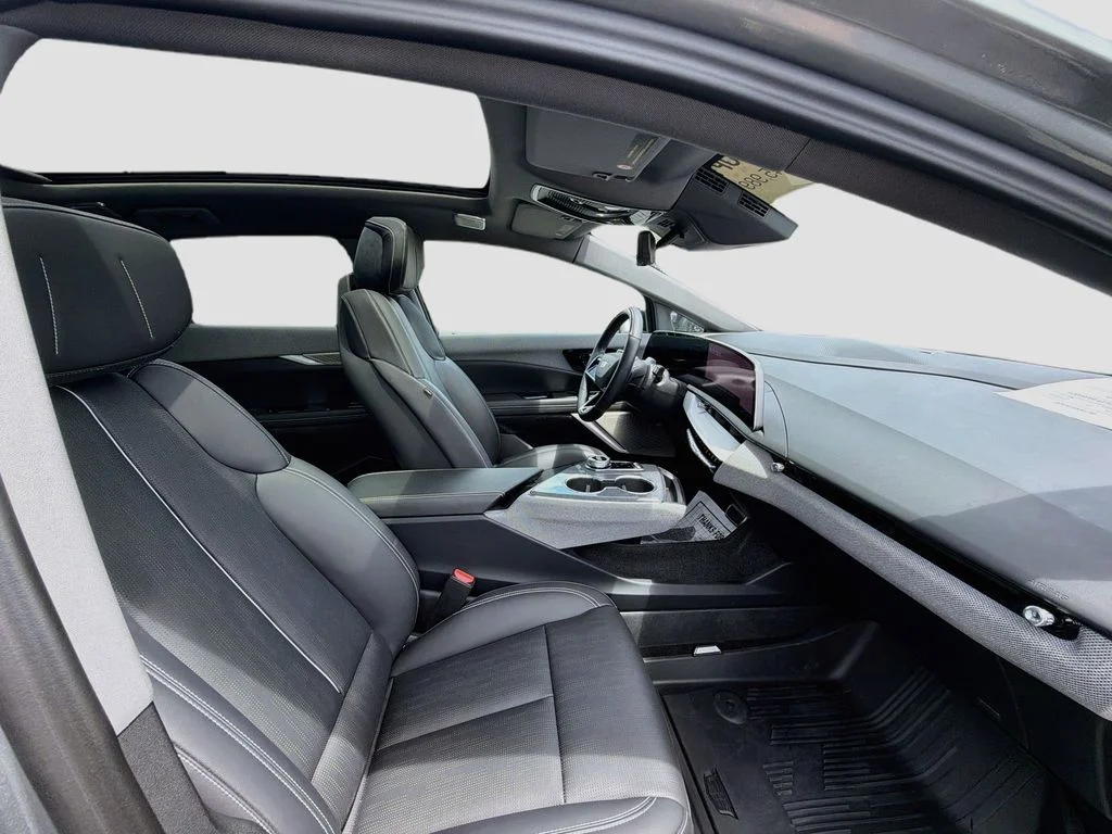 Used 2025 Silver Cadillac Sport 2 image 32