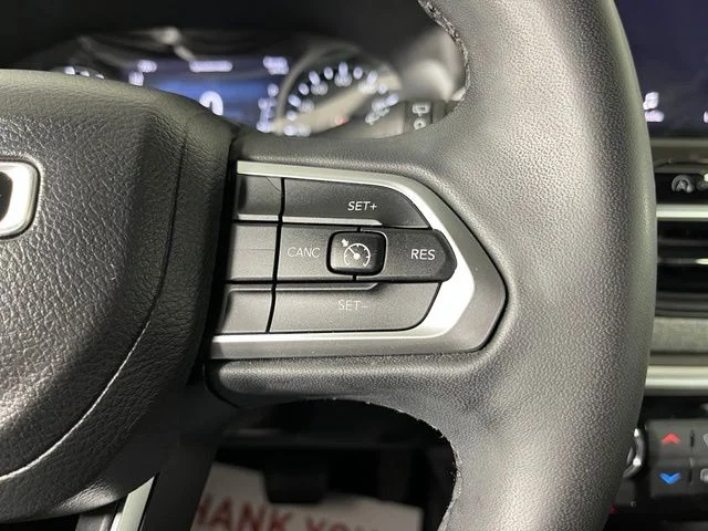 Used 2023 Gray Jeep Latitude Lux image 21