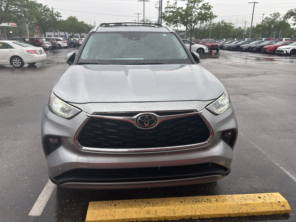 Used 2025 Celestial Silver Metallic Toyota Platinum image 2