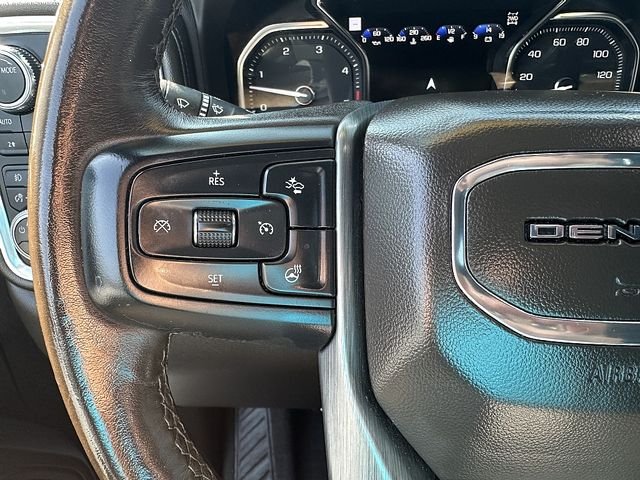 Used 2022 White GMC Denali image 28