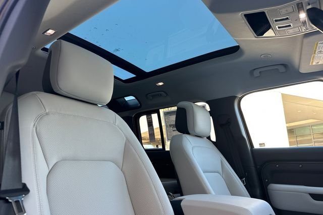 New 2026 Woolstone Green LAND ROVER S image 16