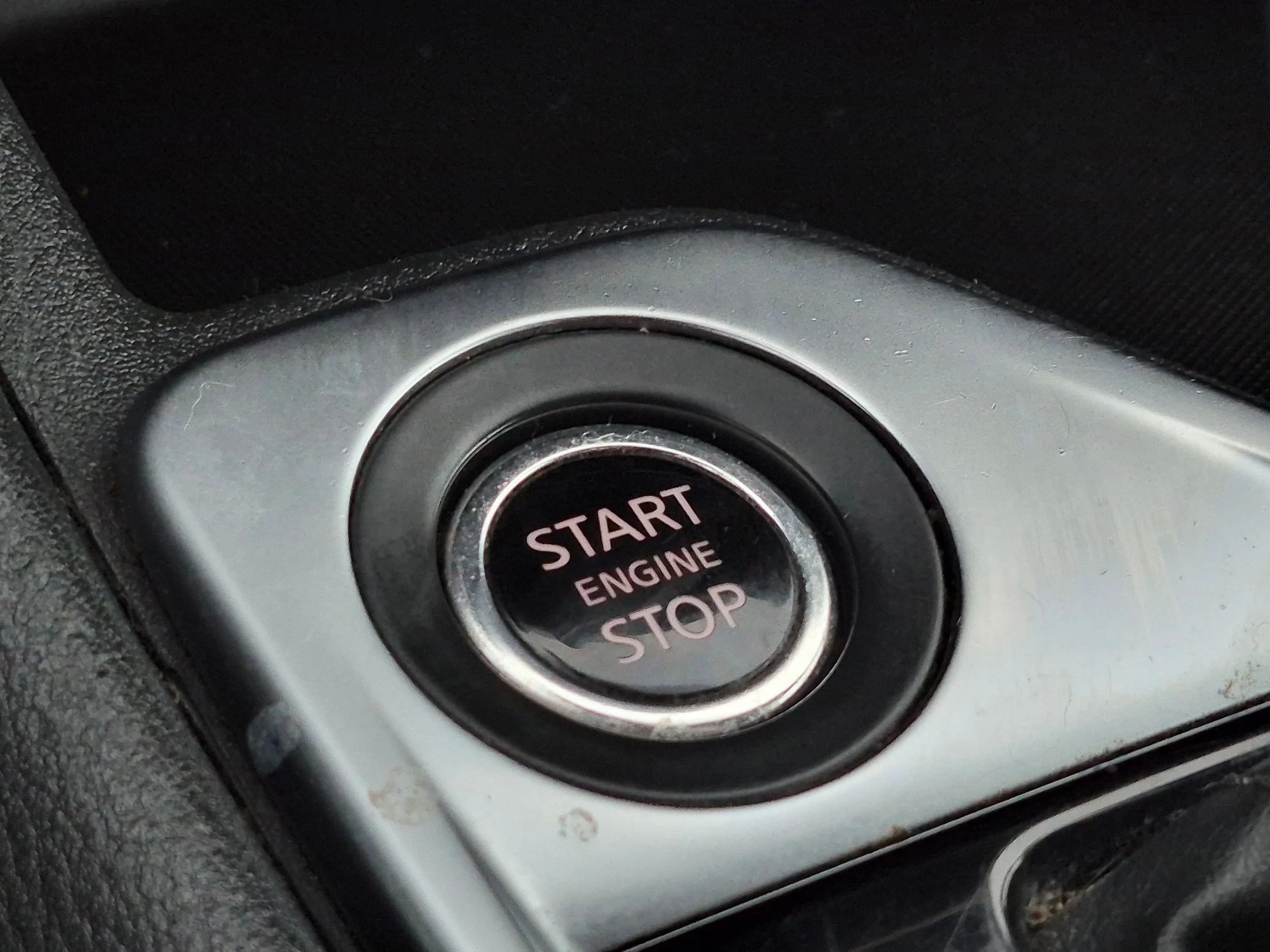 Used 2024 Rosewood Metallic Nissan SV image 16