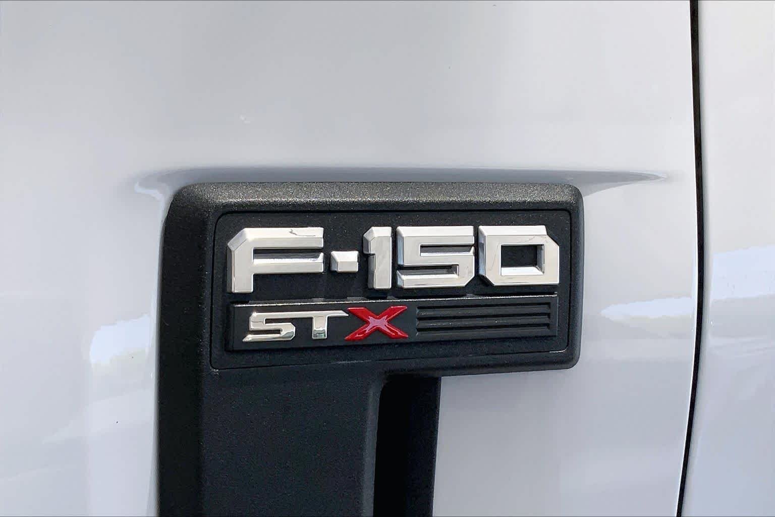 Used 2022 Oxford White Ford XL image 10