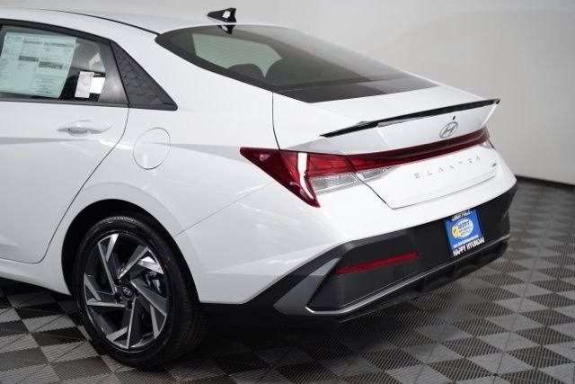 2025 Hyundai Elantra Blue - Photo 35